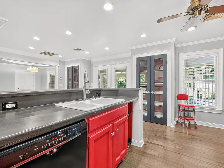3215 Arthur Dr — Photo 13