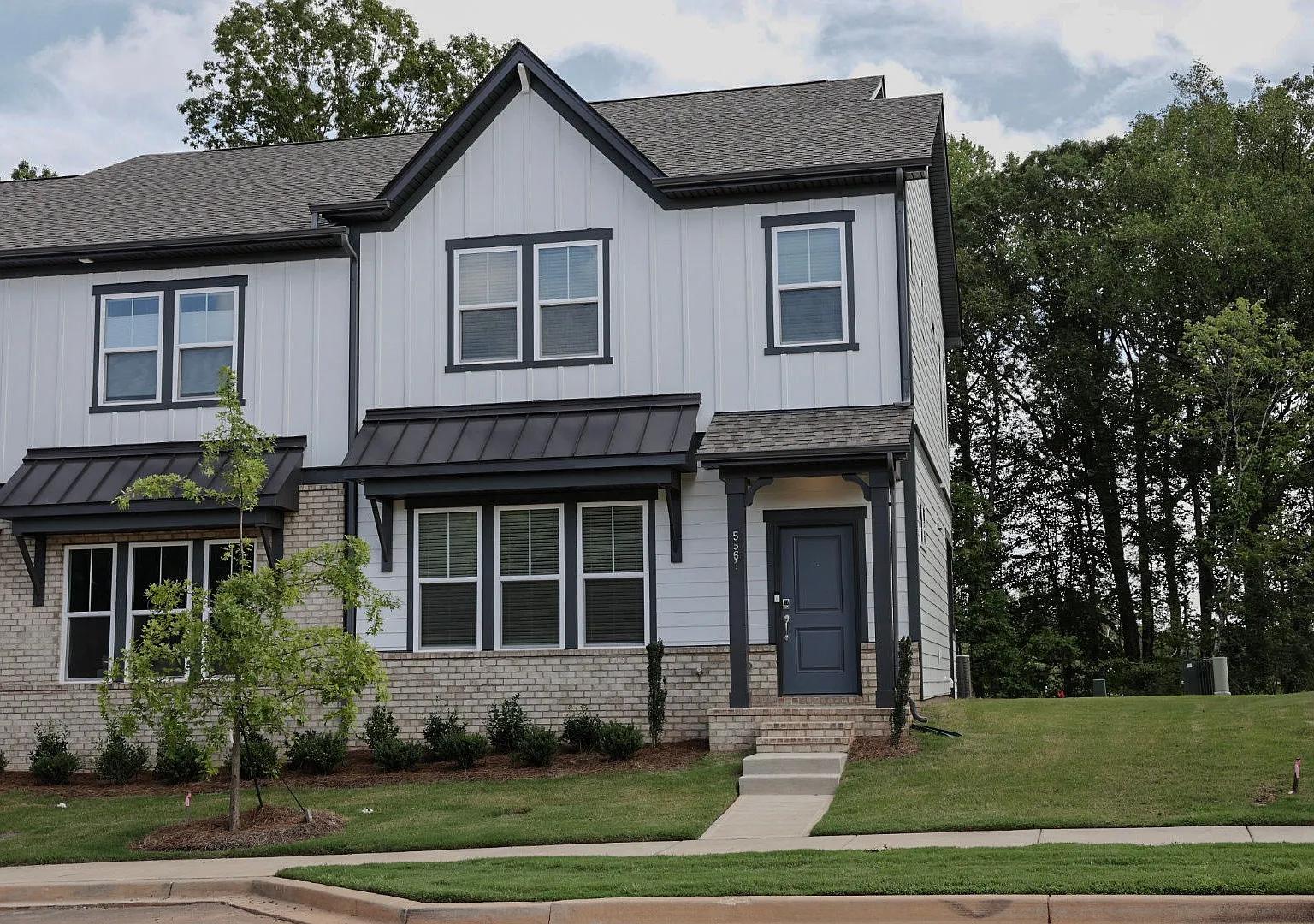 3 bed, 2.5 bath, 1846 sqft, $3,000 — Photo 1