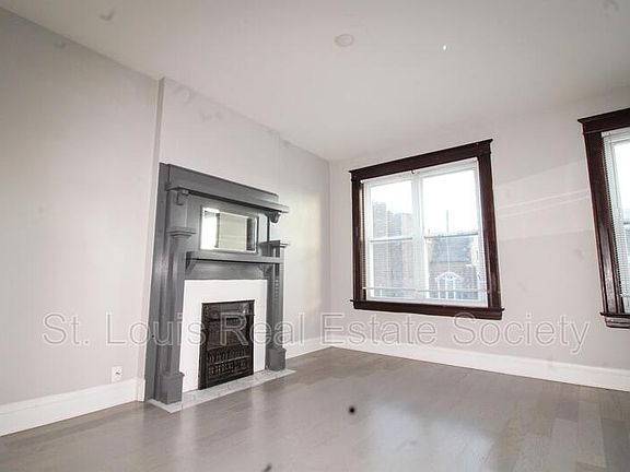 5th image of 3441 Winnebago St #2F