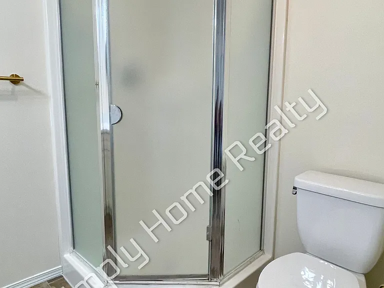 9041 Steilacoom Rd SE #B — Photo 18
