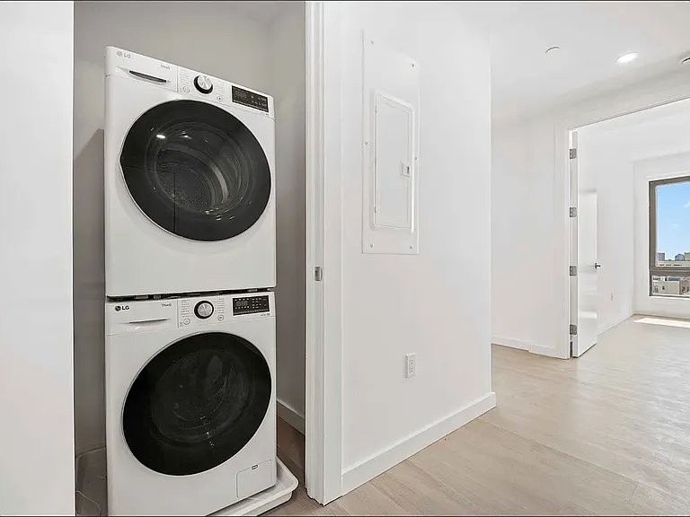2363 Bedford Ave #605 — Photo 6