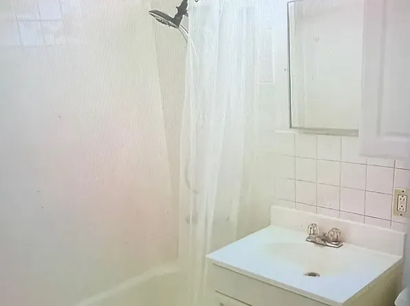 953 2nd Ave APT 4R, New York, NY 10022
