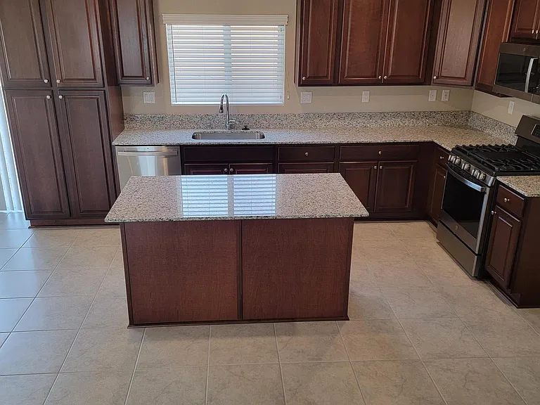8955 Wolf River Dr — Photo 6
