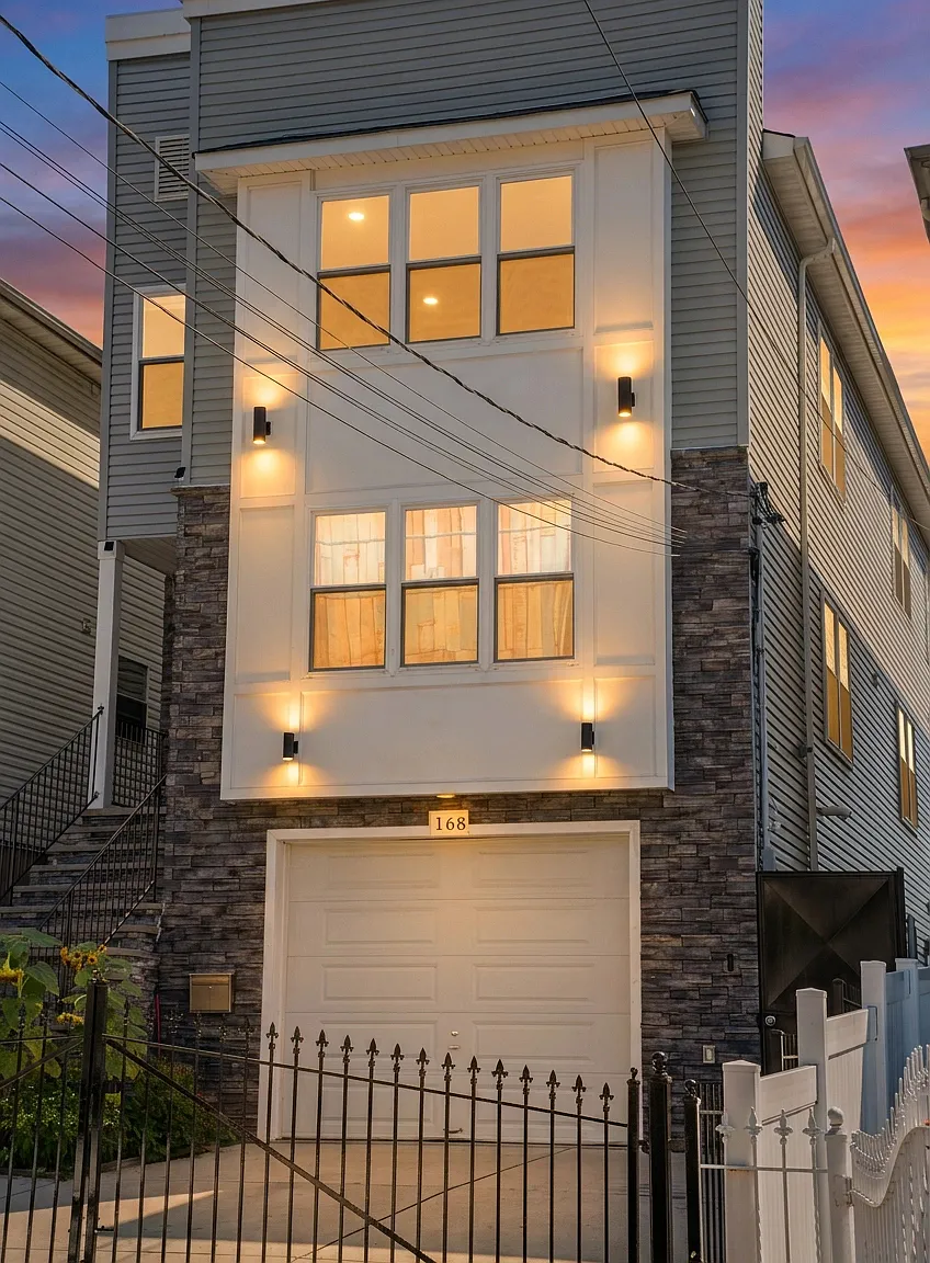 3 bed, $3,000 — Photo 1