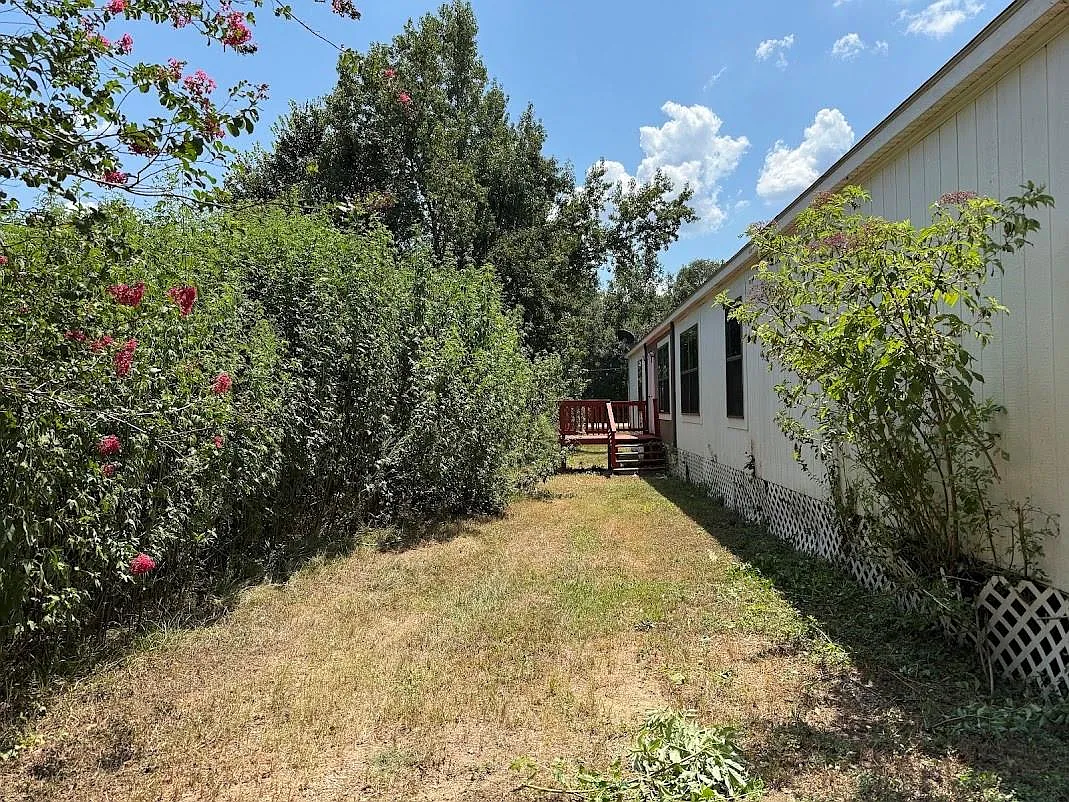 3 bed, 2.0 bath, $1,299 — Photo 2