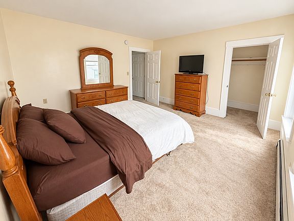 4th image of 14 Chestnut St #2