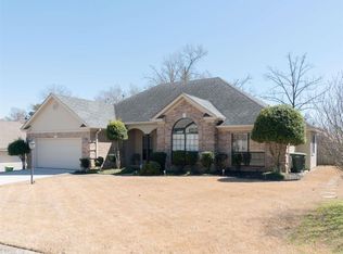 33 Legends Dr, Little Rock, AR 72210