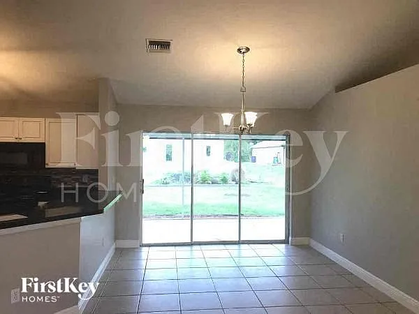 3707 7th St W — Photo 2