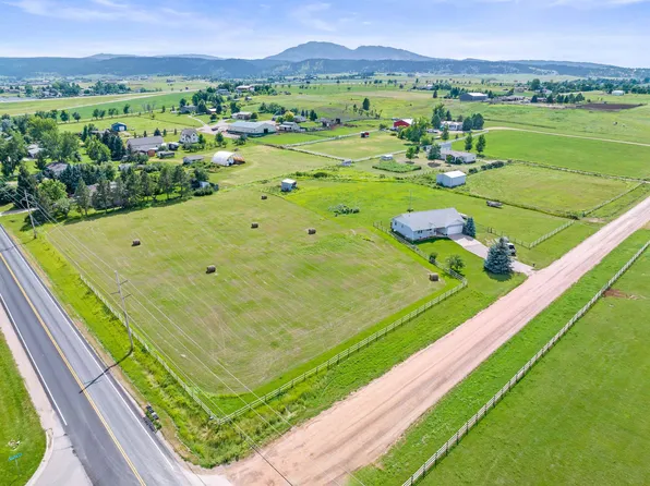 2015 Vista Hills Pl, Spearfish, SD 57783