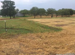 200 Country Club Ln, Uvalde, TX 78801