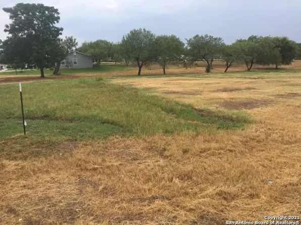 200 Country Club Lane, Uvalde, TX 78801