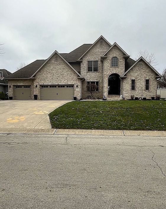 1st image of 301 Jade Dr