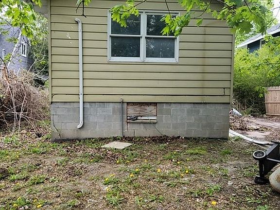 3rd image of 2229 7th St