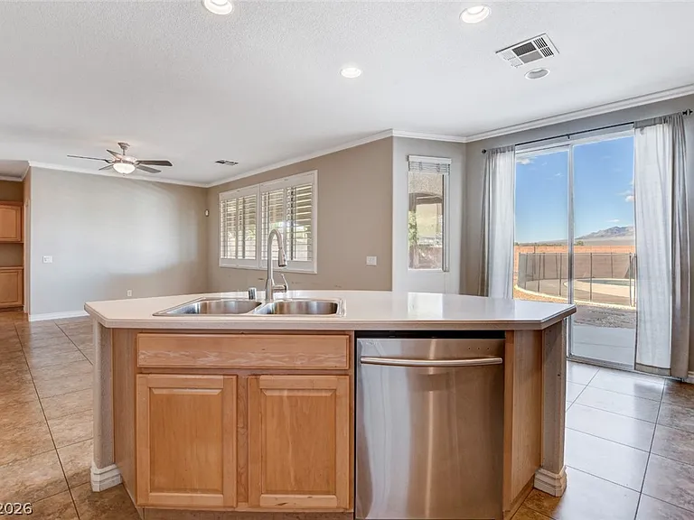 8170 Hawk Clan Ct — Photo 16