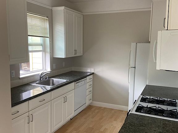 2nd image of 205 San Anselmo Ave
