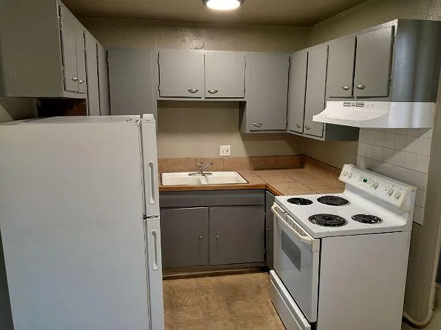 1 bed, 700 sqft, $1,150 — Photo 3