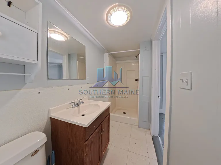 4 Glenwood Ave #D — Photo 6