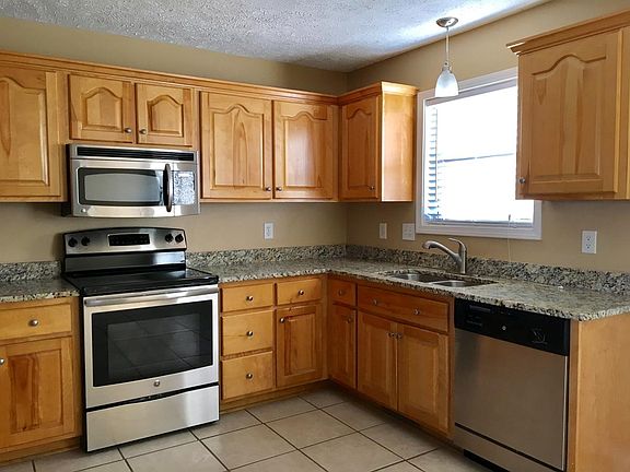 5th image of 522 Rosie Mae Ct