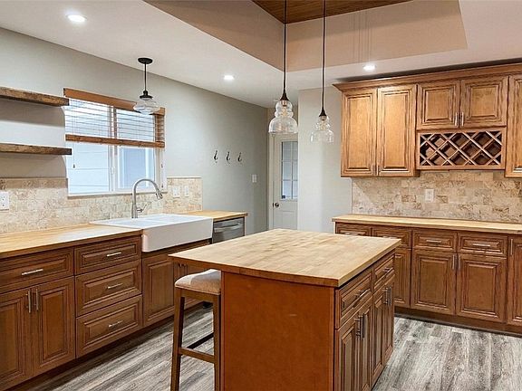 5th image of 537 Blackhawk Rd