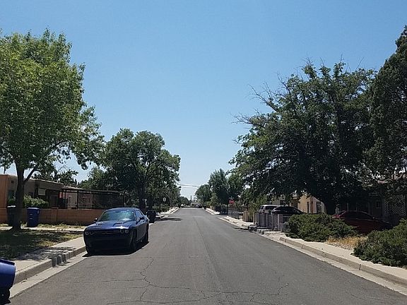 5th image of 2717 Sierra Dr NE