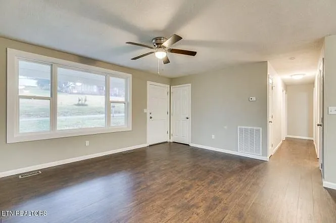 1724 Boone Cir — Photo 14