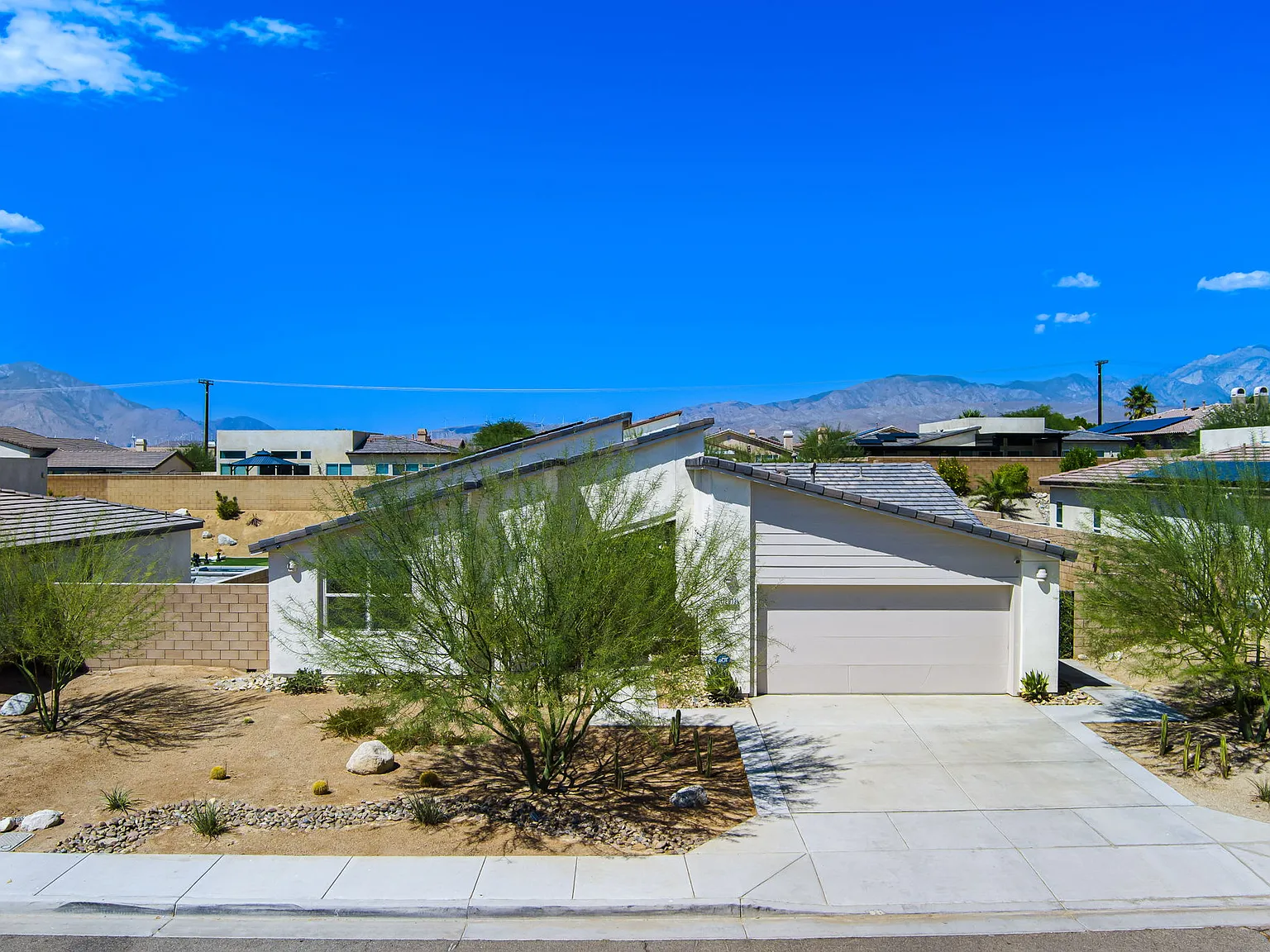 3 bed, 1707 sqft, $5,600 — Photo 1
