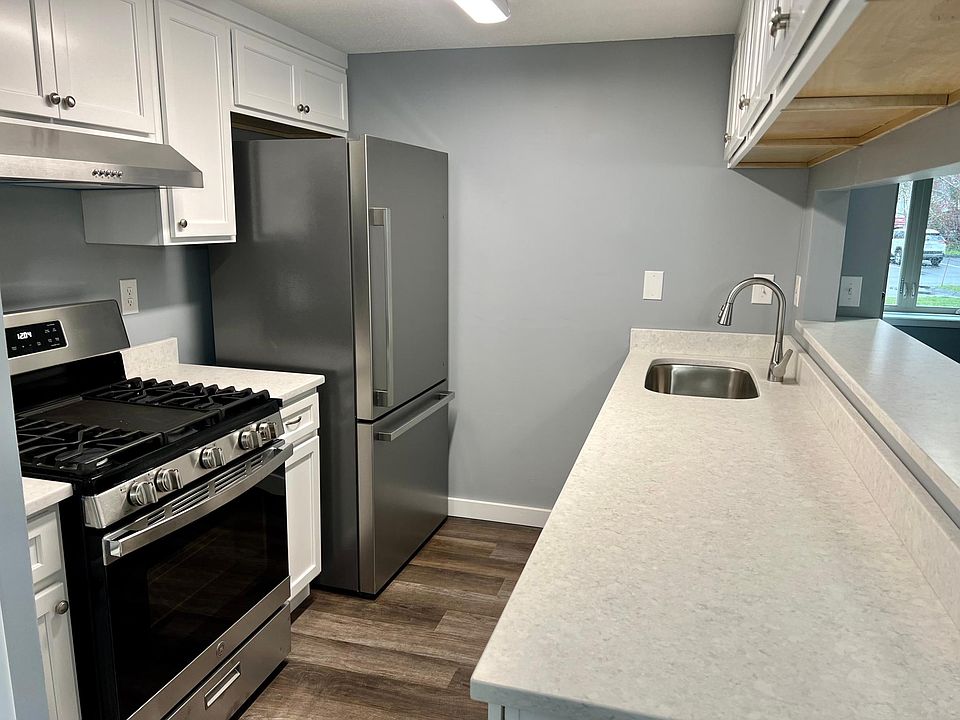 1st image of 61 Little Oak Ln