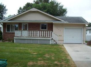 845 W 11th St, Fremont, NE 68025