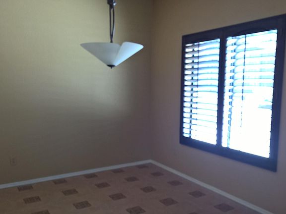 4th image of 472 Brittany Dr