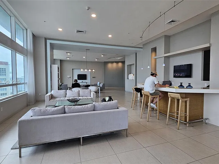 1900 N Bayshore Dr #3019 — Photo 30