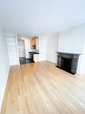 4th image of 152 E 84th St APT 3K
