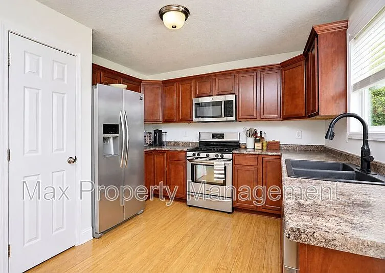10419 Stonecrest Dr — Photo 6