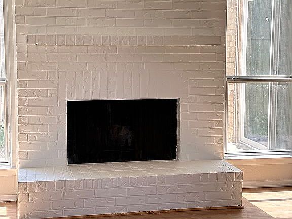 Wood burning fireplace 