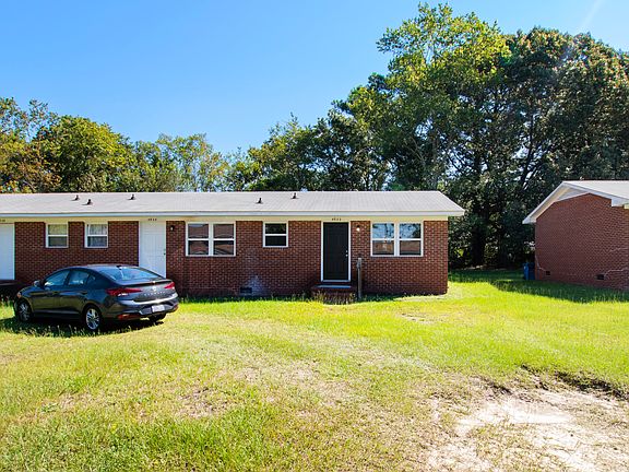 3rd image of 4945 Fieldcrest Dr