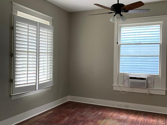 3rd image of 905 20th St APT 1