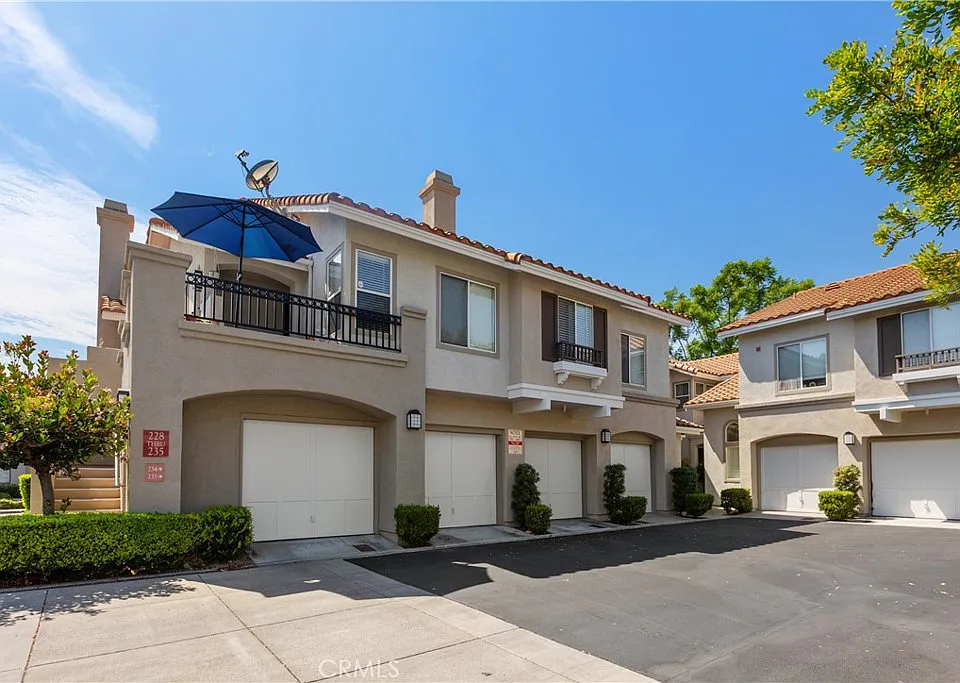 230 California Ct