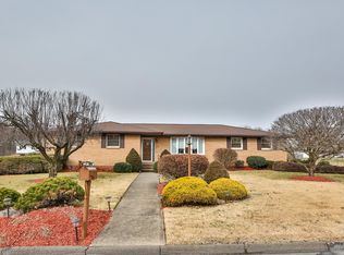 14 Gail Dr, Plains Township, PA 18702