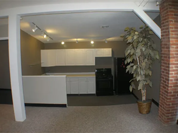 86 S Galena Ave, Dixon, IL