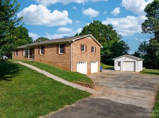 250 Hilltop St, Connelly Springs, NC 28612