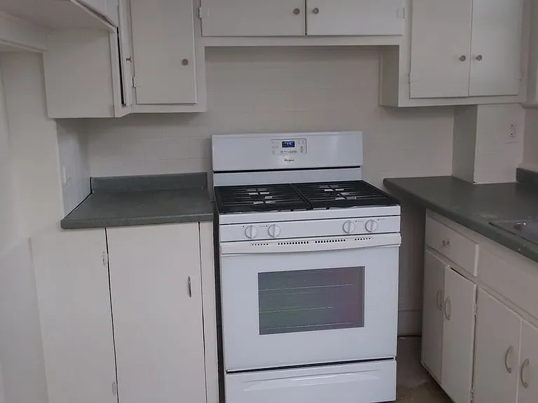 525 E End Ave — Photo 6