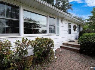 874 Ridgewood Blvd E, Township Of Washington, NJ 07676