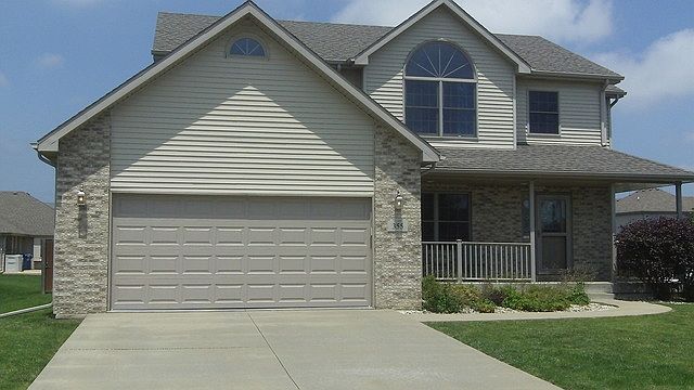 1st image of 355 Centerpoint Dr N