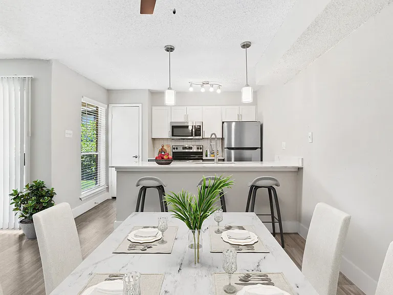 Eastbank Apartments — Photo 13