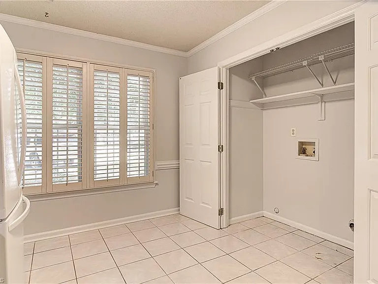 4635 Lawndale Dr — Photo 11