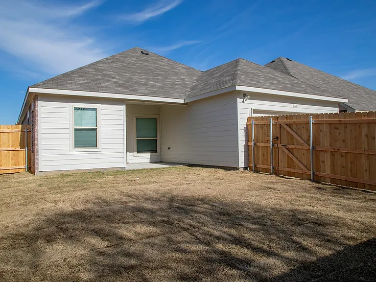 1838 Jasmine Dr — Photo 3