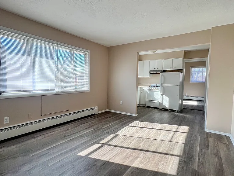 1525 E Risser St #5 — Photo 1