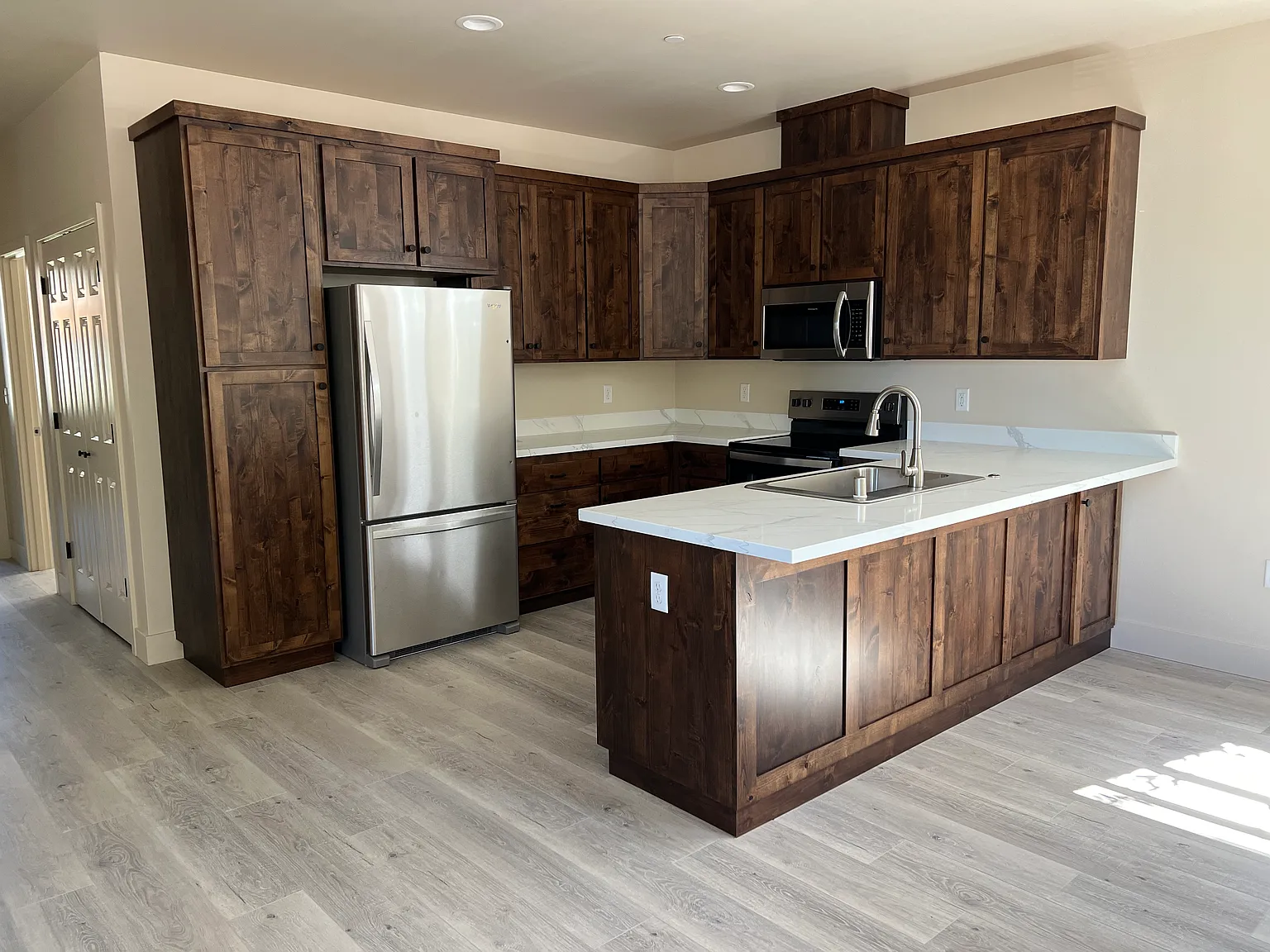 2 bed, 1020 sqft, $2,000 — Photo 4