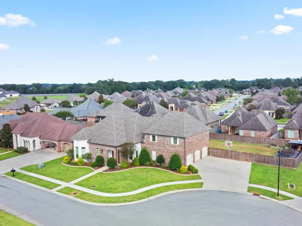 105 Quiet Oaks Dr, Youngsville, LA 70592