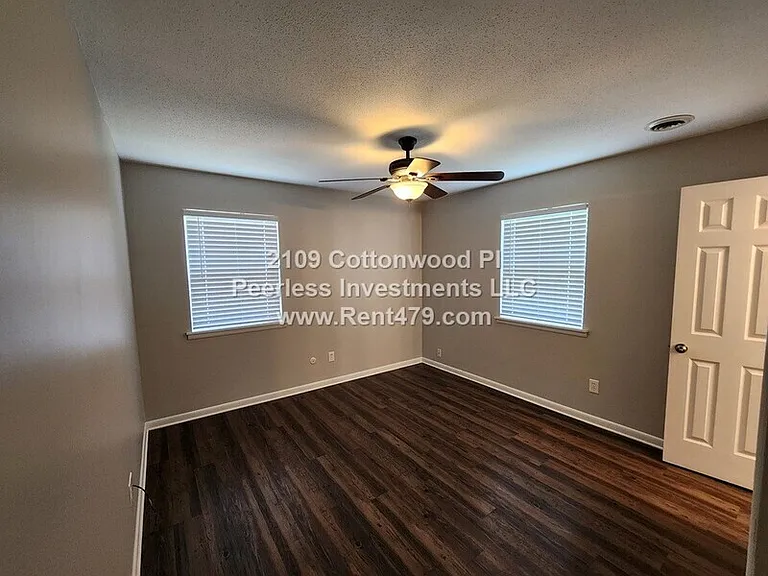 2109 Cottonwood Pl — Photo 8