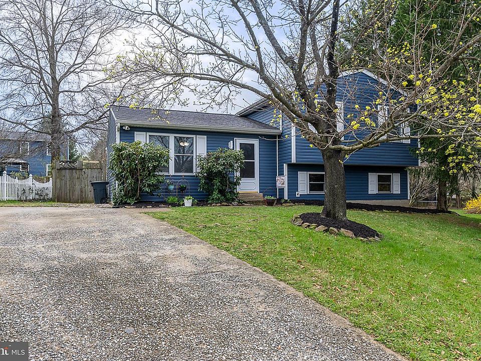 1st image of 11 Mills Ct